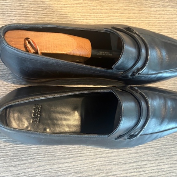 Men's Dress Shoe - 10M - Hugo Boss - $70 with free shoe trees - Picture 4 of 4